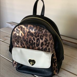 🌹🐆💖Betsey Johnson back pack🎒